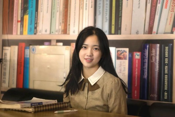 天津“校花级”女学霸！以第一名直博清华，连续3年包揽国家奖学金！