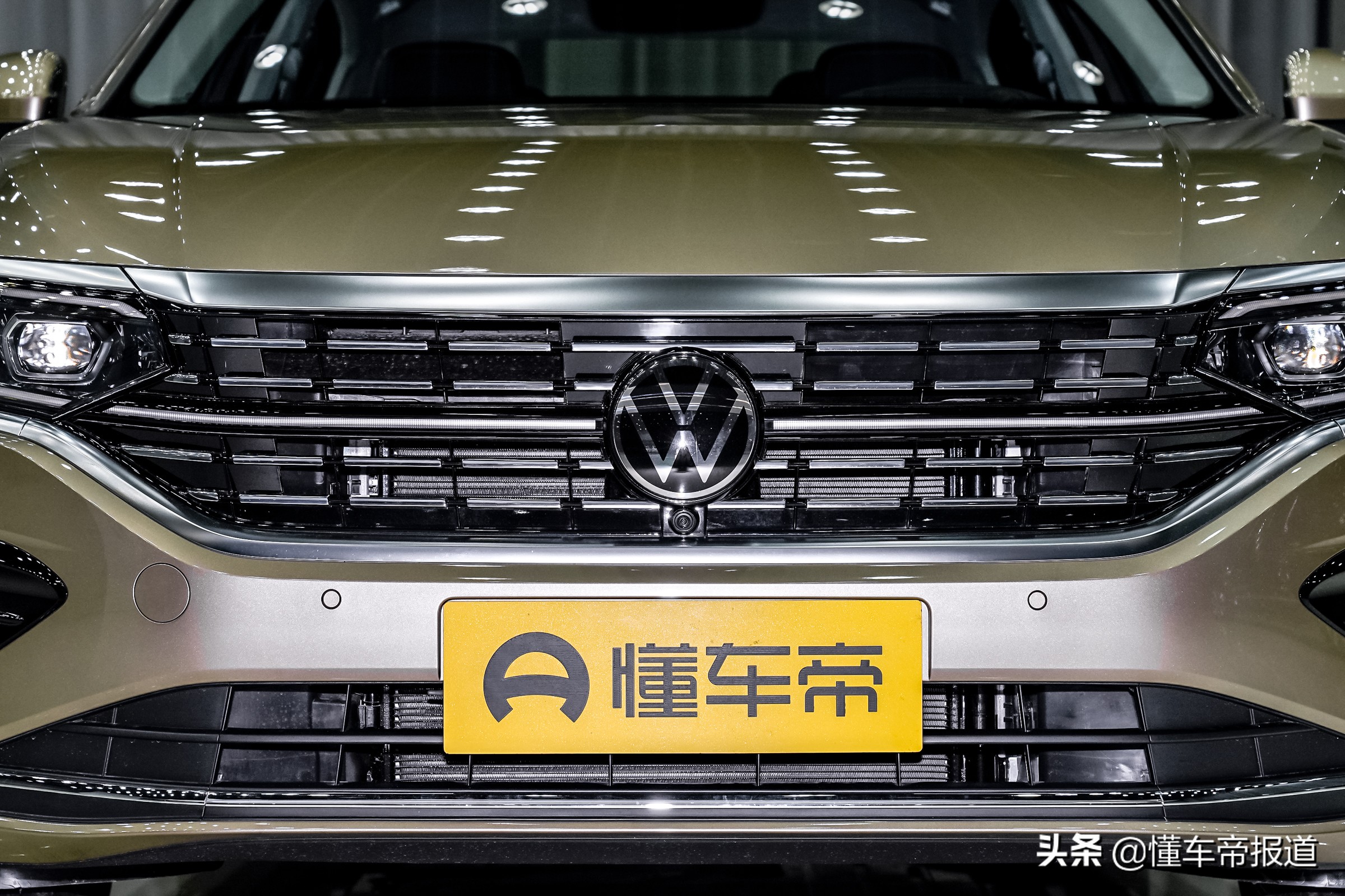 新车 | 上汽大众新款帕萨特正式亮相，提供两种外观风格，车长增加