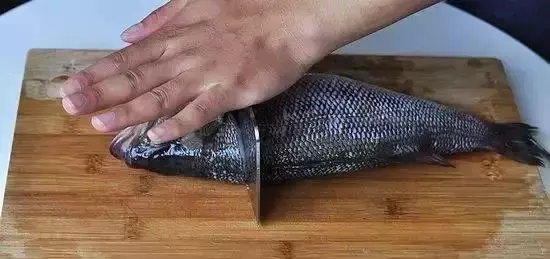 土豆丝怎么切？酸菜鱼片怎么片？这5种家常刀工必收藏