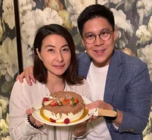 郭晶晶结婚九周年喊话霍启刚，余生家里小事不用指教，霸气又体贴