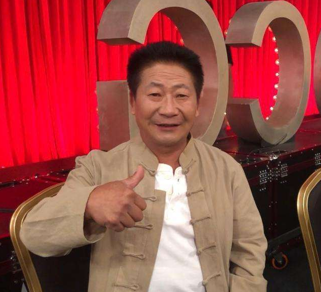中国辣王李永志：一餐5斤辣椒配白酒，32个魔鬼辣椒击败印度老人