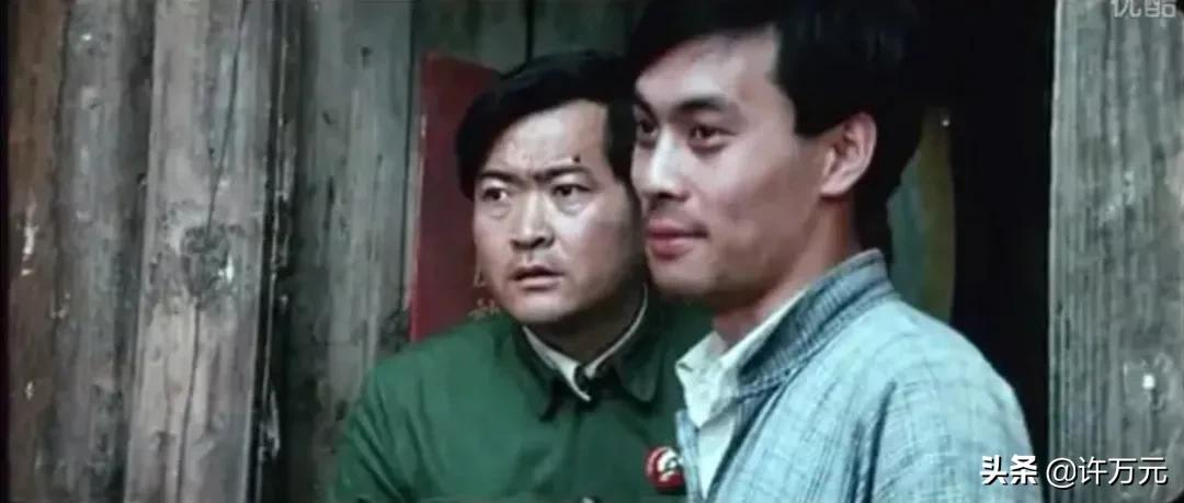 《芙蓉镇》34年：刘晓庆活出自我，男反派成戏骨！世间再无谷燕山