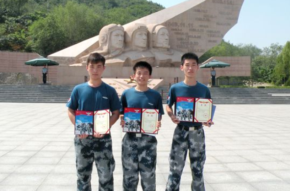 清华学霸校花火遍全网，颜值高又是高考状元，好像小说女一号