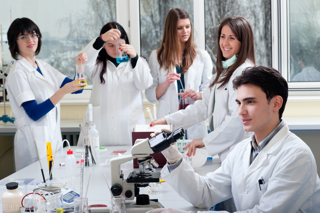 2021重庆医科大学录取：物理类平均598分，最高669，最大分差124