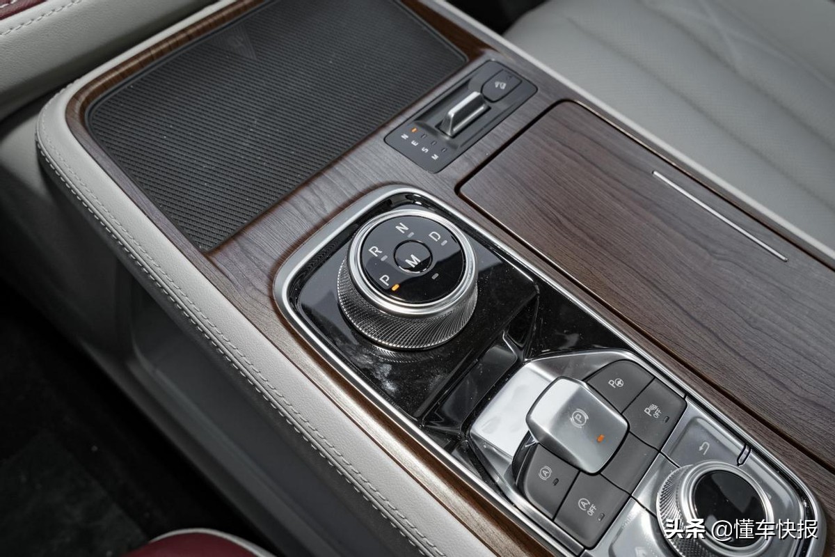 合资+6座+2.0T+中大型SUV，一文带你了解福特领裕