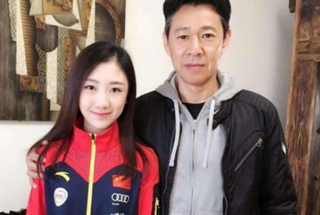 霍凡个人资料照片(张丰毅) - 散下步