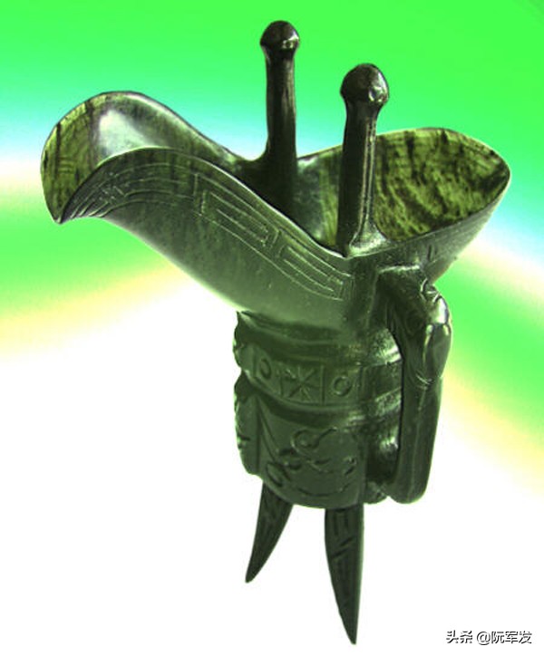 稀世珍品夜光杯,与葡萄酒相映成趣,珠联璧合,共同成就千古传奇