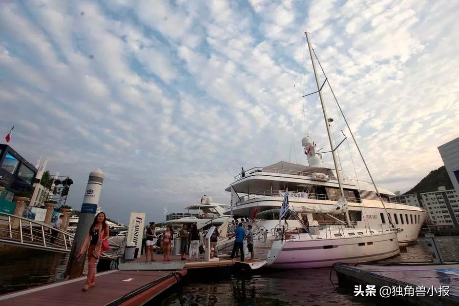 海天盛筵背后的海南富豪：游艇、豪车、商务机，他满足土豪的想象