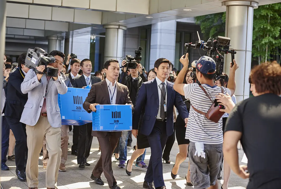 韩国政局巨变,我们该如何吃瓜?这5部韩国电影或能改变你的三观