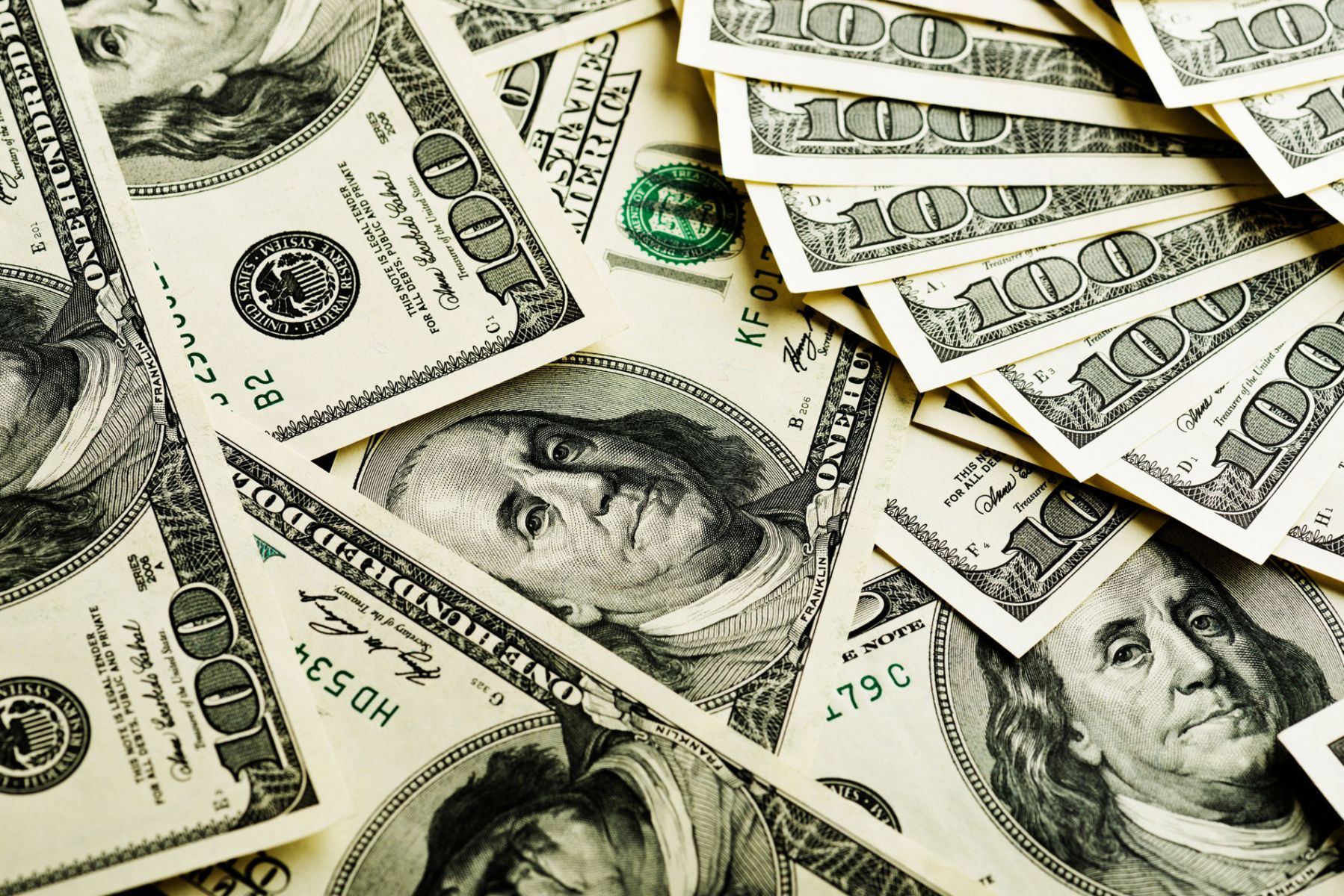 美国扛不住了？通胀危机暴露向中国求助，中国只丢出一份清单