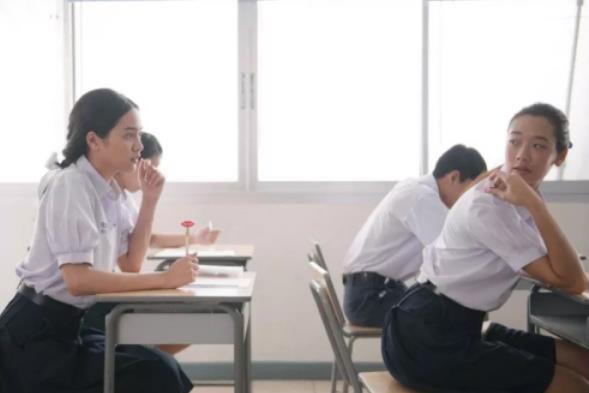 各国学校的防学生作弊手段，中国靠监考老师，看到泰国忍不住笑了