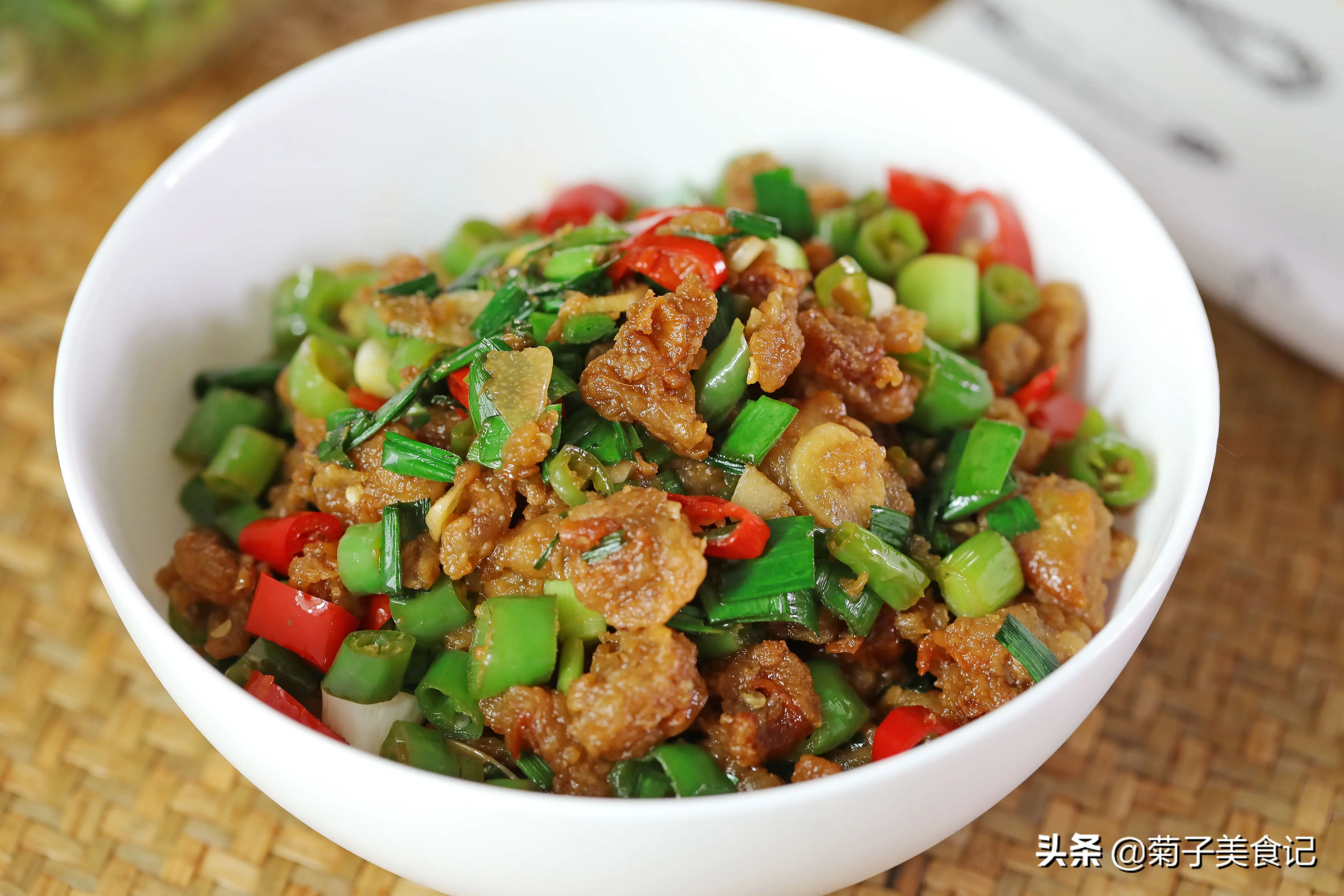 猪油渣的3种做法，酥脆可口，开胃下饭，是小时候的味道