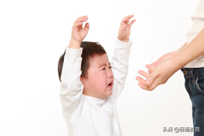 一言不合就哭得歇斯底里，可怕的2岁该怎么治？