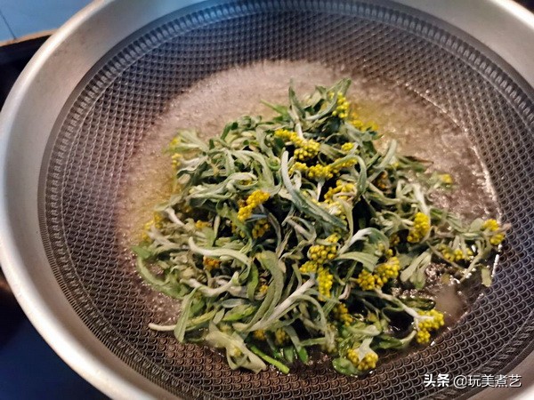 春天的野菜鼠麴草,福州人拿它来制作清明果