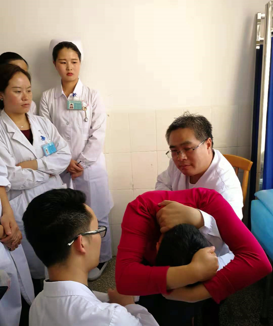 「医・人物」“龙骨手”罗震 掌下乾坤正风骨