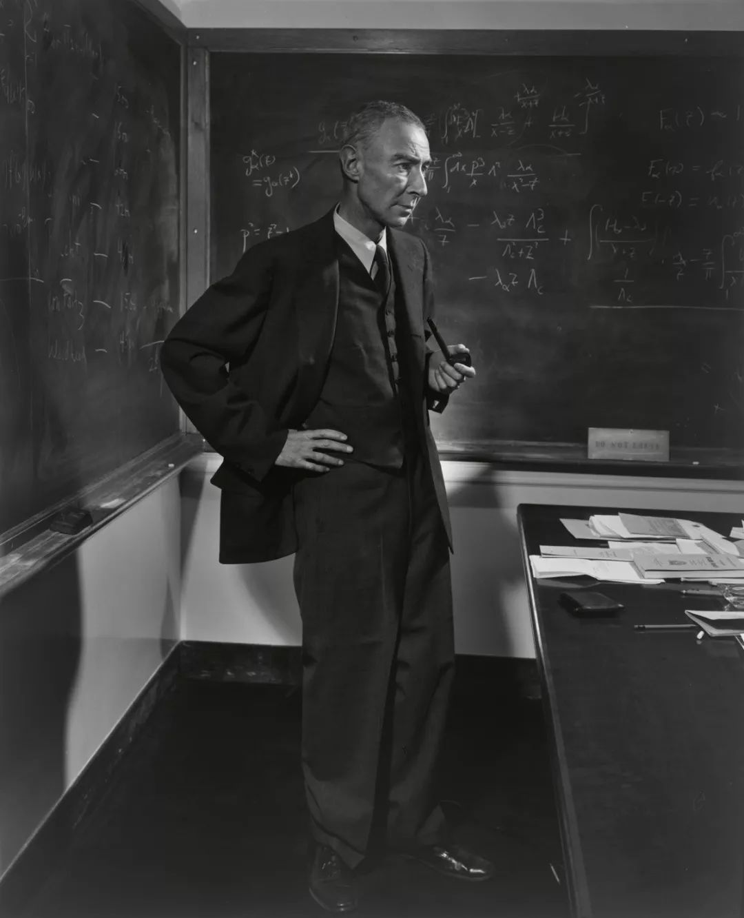 “摄影界伦勃朗”，拍下无数伟大的时代面孔，每一张都充满了故事