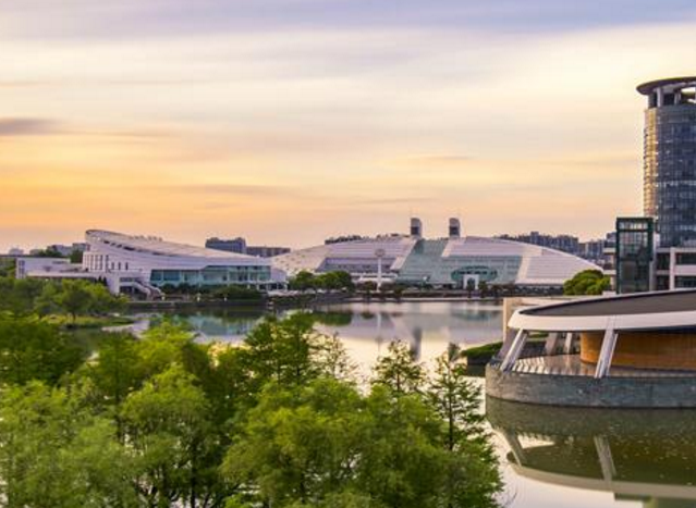 浙大4国混血“美女校花”火了，颜值高气质佳，网友想去浙大偶遇