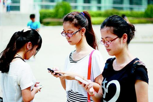 大学生间的“私下交易”，看似方便了彼此，实则坑害了自己的未来