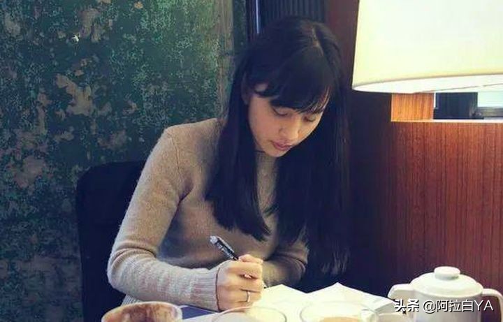 《房思琪的初恋乐园》：当所有人活在梦里，现实是对受害者的凌迟
