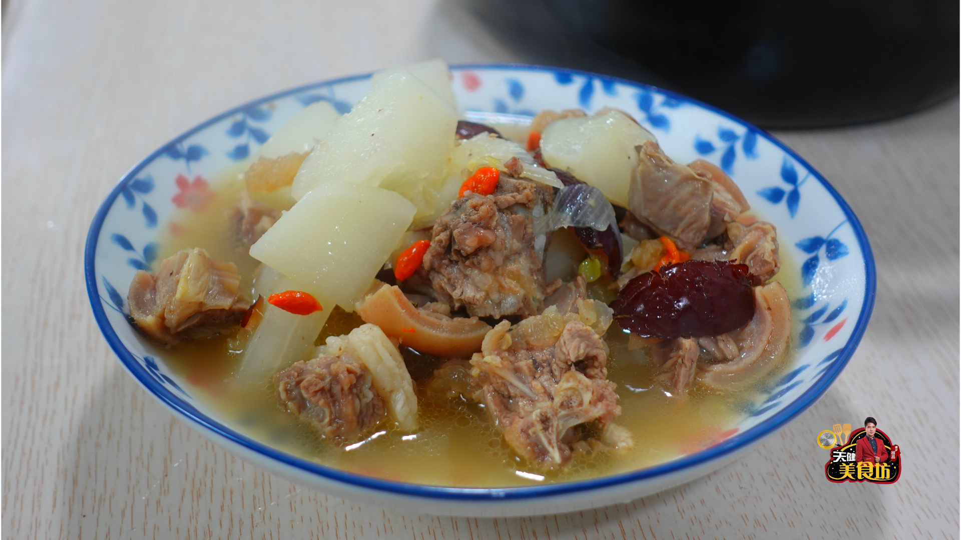 川味羊肉炖萝卜的做法(香浓川味，一碗美味炖萝卜)