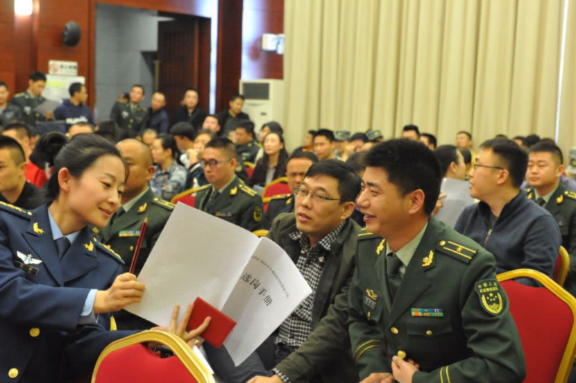 大学生想当警察，不是警校毕业没关系，还有这5种途径可以走