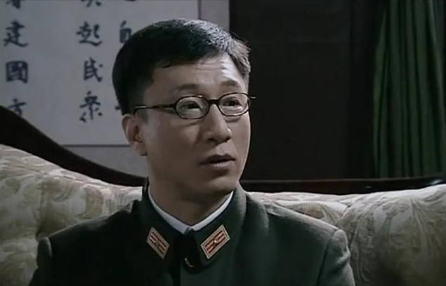 渡江战役，我军俘虏一国军师长，对方淡定表示：我是中央军委的人