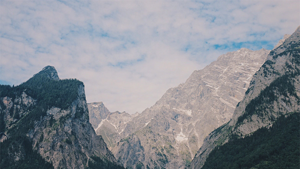 一起云旅游：山湖绝景彷若仙境，湖面倒影美哭众人