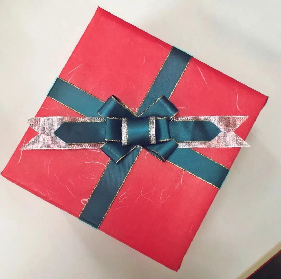 花艺培训｜花艺蝴蝶结—礼盒蝴蝶结系法