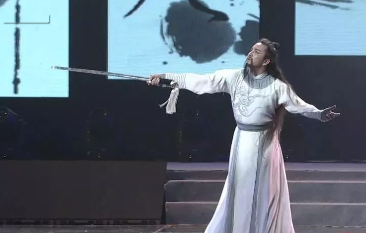 明星疑似读错《将进酒》，语文课本引发争议，“将”字到底怎么读