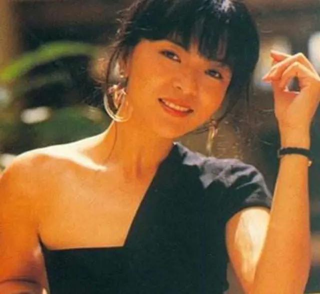 还记得陈颖芝吗?曾是林正英《甩皮鬼》中的女鬼,被公司骗当艳星