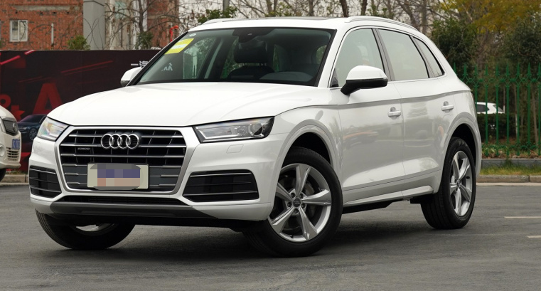 奥迪Q5L DCT进取型豪华SUV