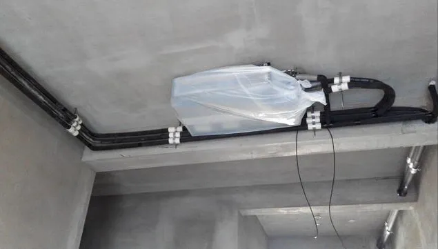 中央空調的排水管和銅管,為什么不合并走管?等著漏水拆吊頂吧
