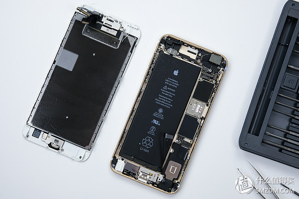 HD replaces the iPhone6S Plus battery step, telling you some details that will ignore fatal