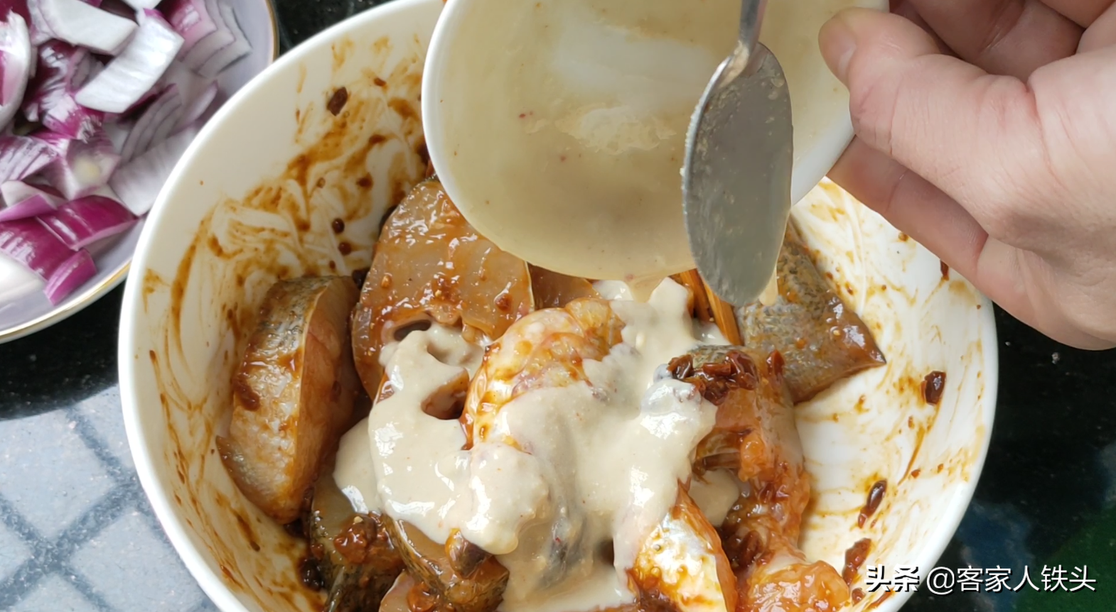 天冷吃鱼别煎炸，试试一个懒人做法，6分钟出锅，好吃不腥口感滑