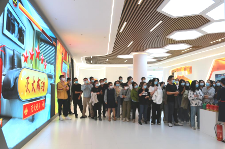 武汉市洪山区委党校新录公务员培训班参观湖北应急安全教育实践基地