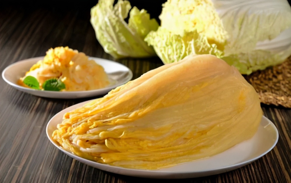 不管腌什么酸菜，牢记这“3个技巧”，酸菜酸脆爽口，放半年不坏