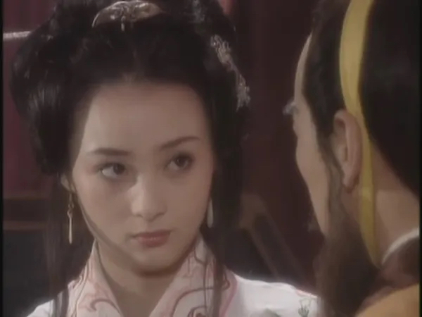 星星眼，鹅蛋脸，古装美女我只服这7位，看她们是如何惊艳四座的