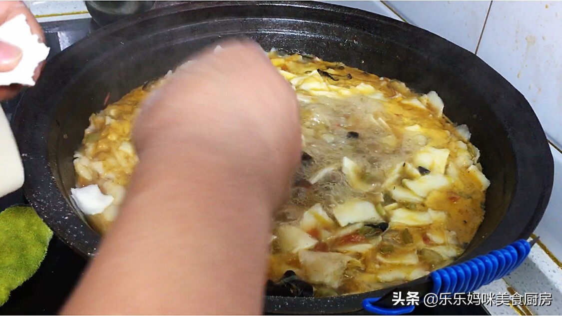 中秋家宴时，用这几样食材做一锅时蔬烩面片，比大鱼大肉吃着舒服