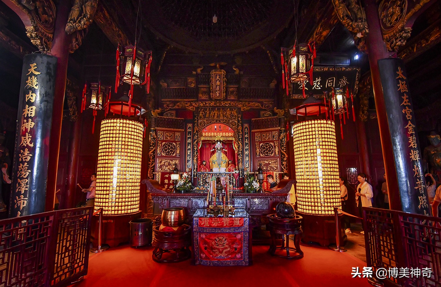 夜往葛仙村，瞧一瞧仙人的夜生活；晨登葛仙山，上一柱平安祝福香