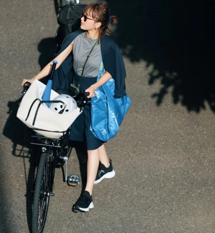 会穿，让“我”美得如此高级！4条牛仔裤、15套穿搭，夏天有救了