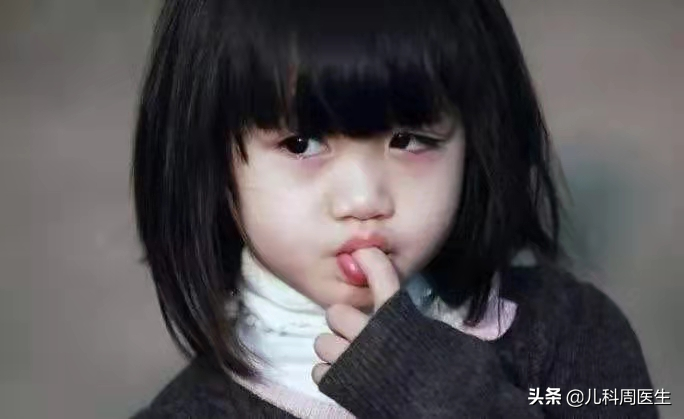 如何帮助孩子戒掉吃手指头的习惯