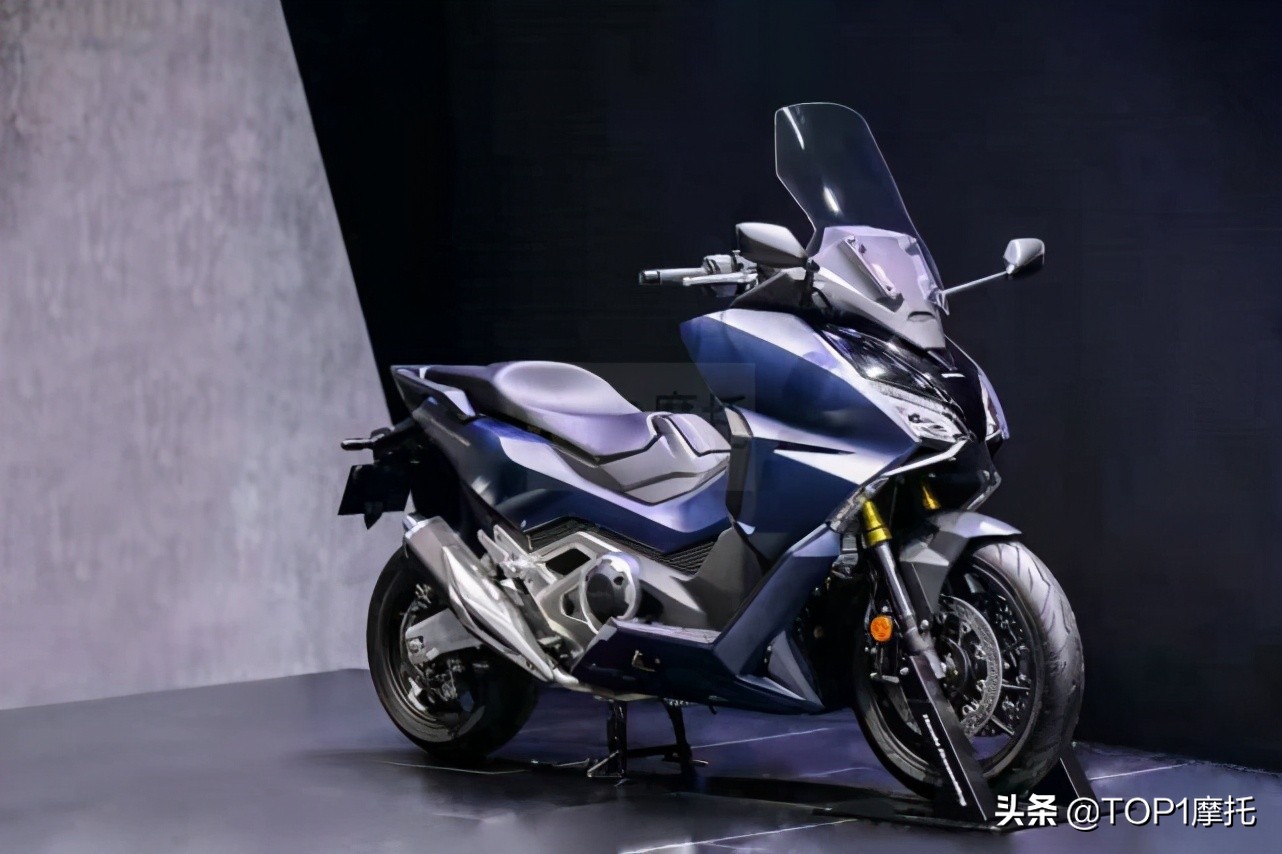 本田进口摩托三车齐发 CB1000R、NSS750、CM1100国内正式上市