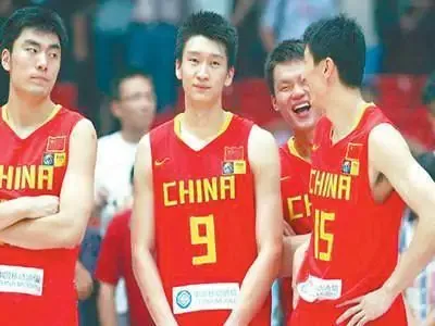 哪个cba明星是柳州的(拒绝两份NBA合同！亚洲第一前锋任性啊！膜拜吧！他是CBA历史最佳)