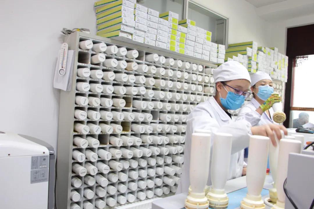 云南积极发展传统医药 为人民健康服务