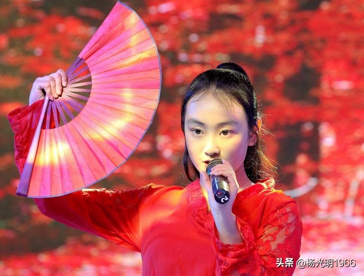 施秉一中：唱响青春   舞动人生