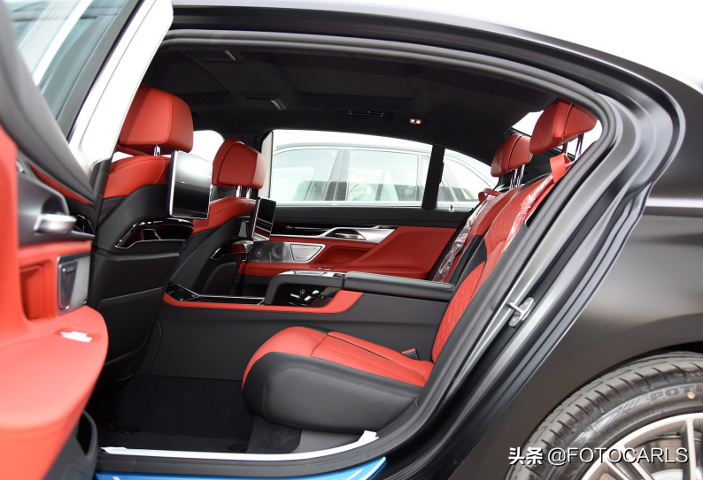 宝马7系最帅的版本，740Li xDrive黑焰版实拍，这霸气需要127.8万