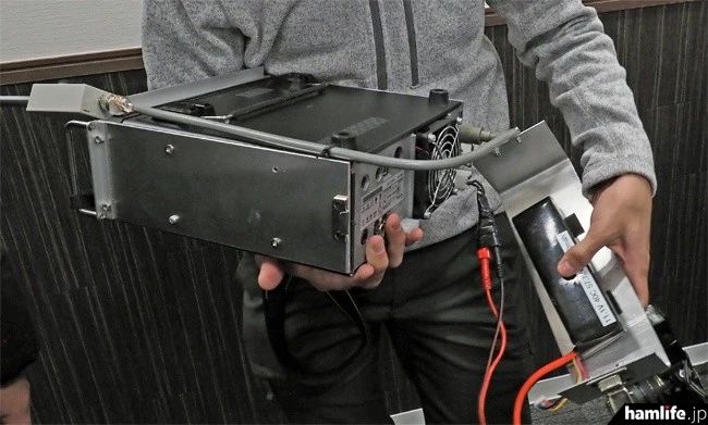 设计ICOM7300短波业余电台便携式背包的居然是一个15岁的高中生
