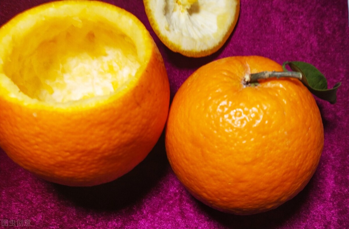 用这水果蒸鸡蛋羹，鲜香润滑，酸甜可口，孩子常吃养出好身体