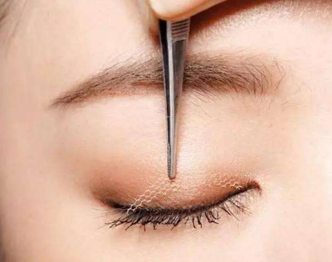 假睫毛不会上眼？双眼皮贴不会贴？看清步骤就会了