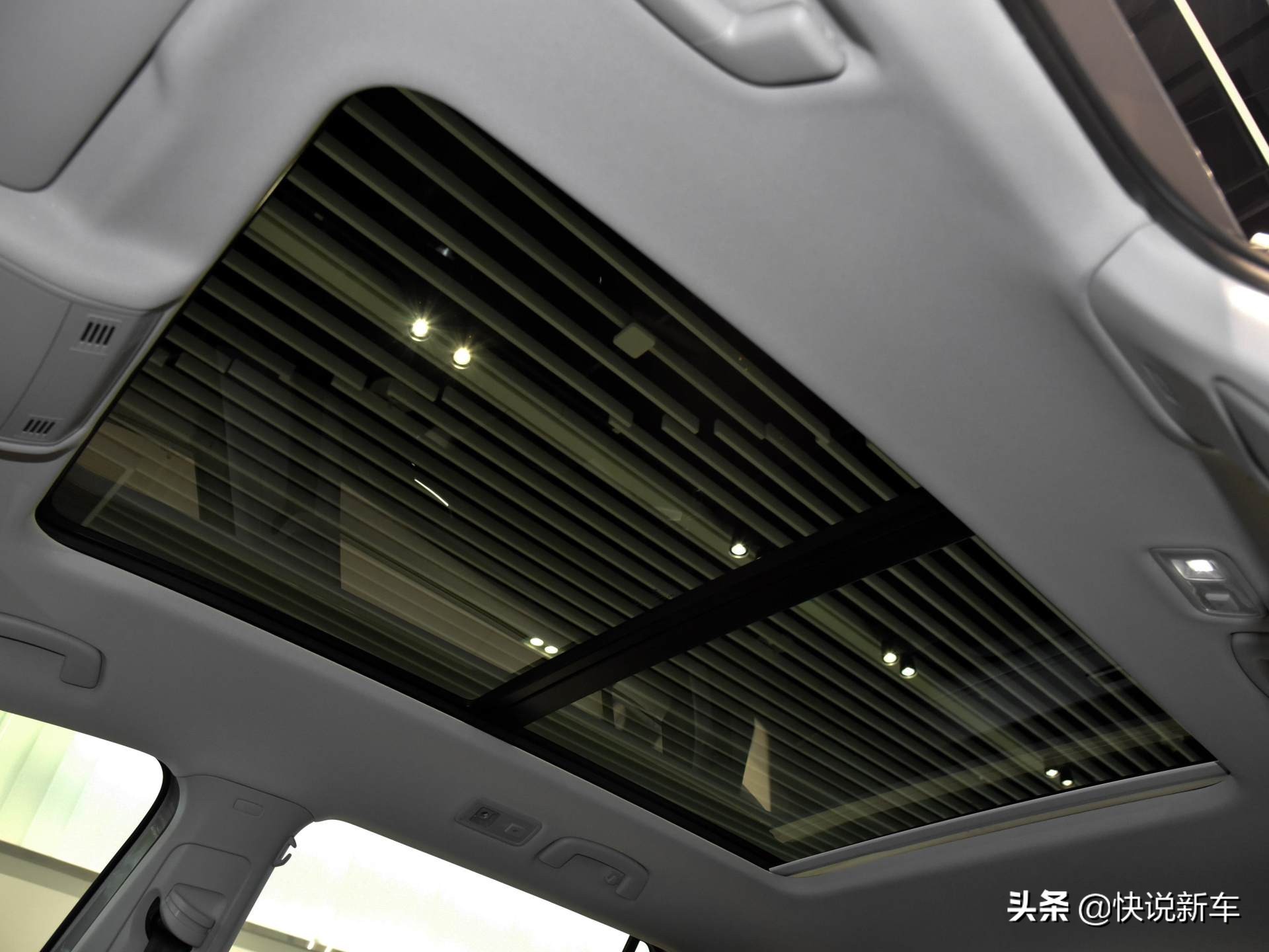 后排空间宽裕，造型优雅动感，性价比不输汉兰达，带你看大众探岳